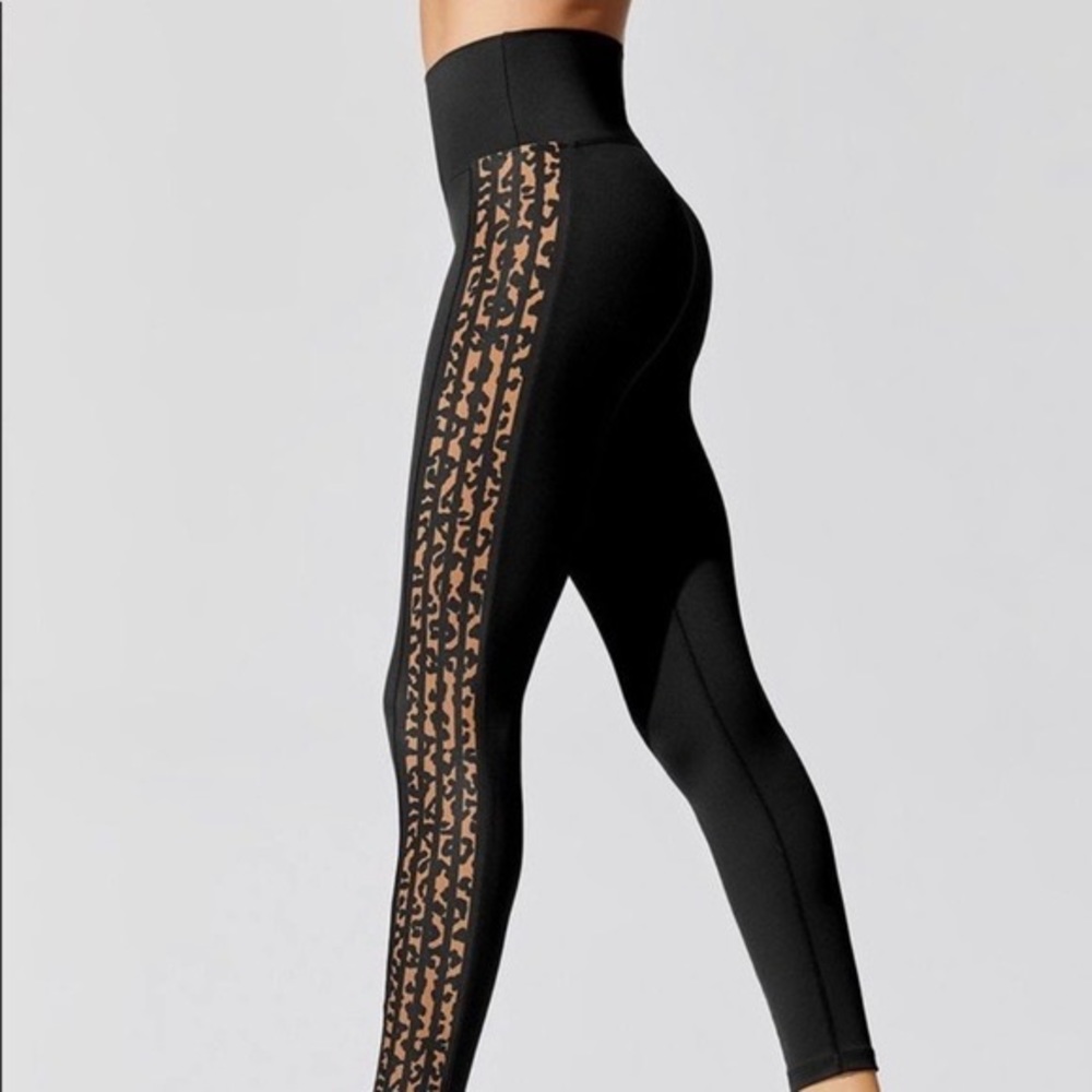BEACH RIOT Jade leggings in leopard - size Medium